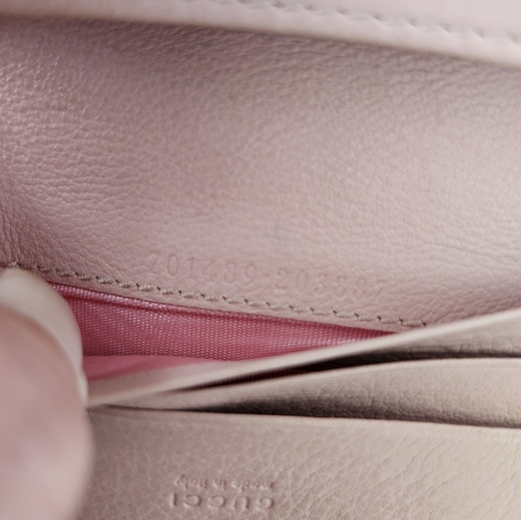 Gucci Limited Edition Cupcake Compact Wallet - Picture 15 of 16